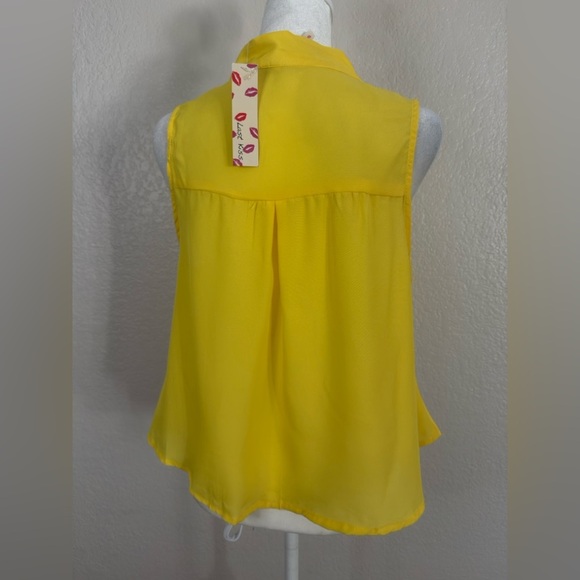 LAST KISS NWT Yellow Sleeveless Women's cute Top - Picture 4 of 7